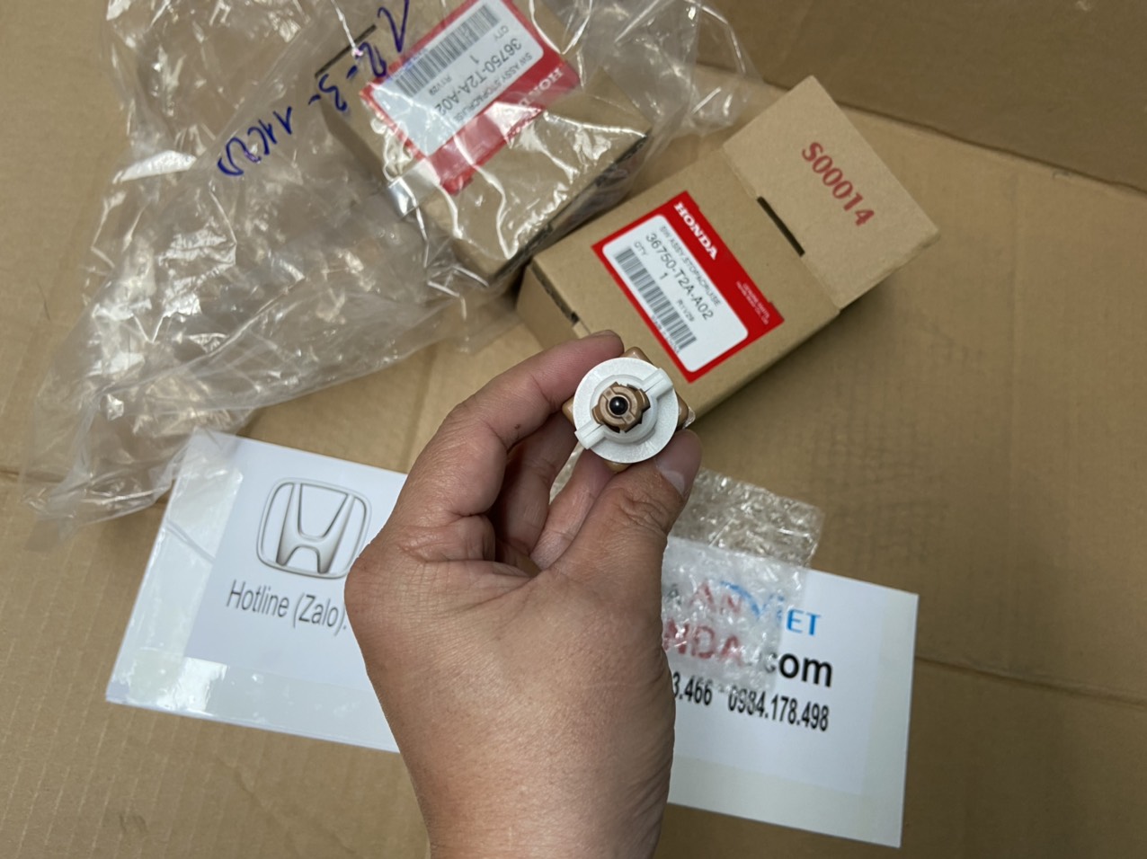 Công tắc bàn đạp chân phanh xe Honda JAZZ